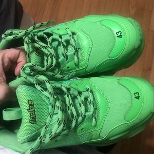 Balenciagas Triple S size 10